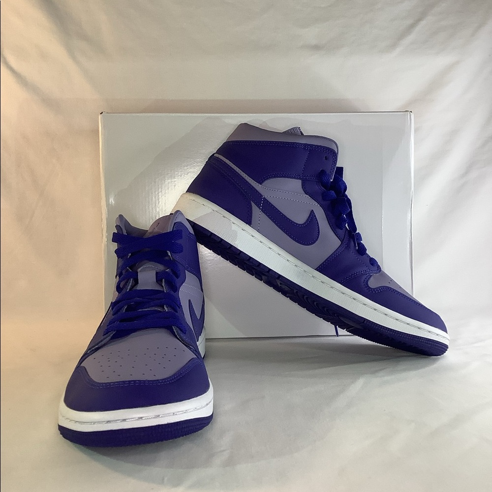 Wmns Air Jordan 1 Mid SE